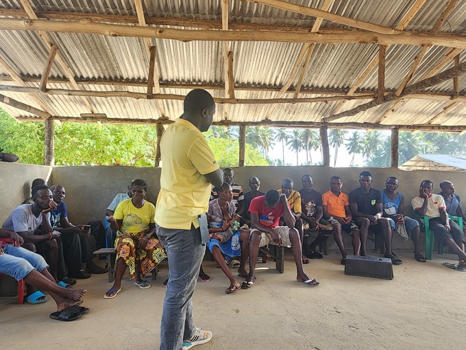 The Project Manager presenting the Liberia Fisheries Governance Project to the Local Leaders and Fisherfolks in Fish Town, Dugbe District, Sinoe County